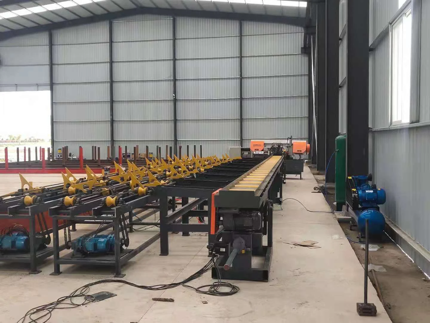 钢筋锯床-锯切套丝生产线